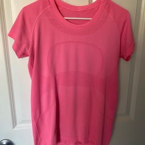 Hot pink lululemon shirt sleeved shirt